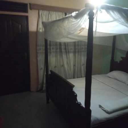 Riversand Hotel Kisumu Exteriör bild
