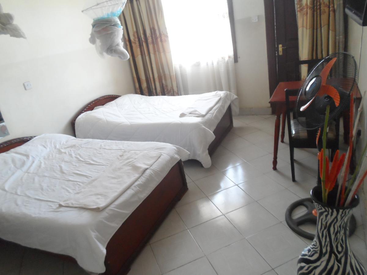 Riversand Hotel Kisumu Exteriör bild
