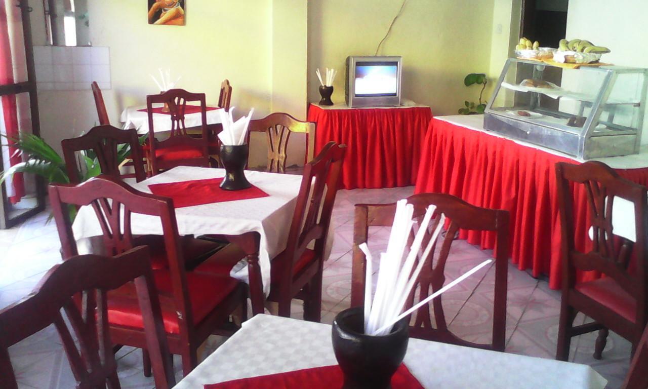 Riversand Hotel Kisumu Exteriör bild