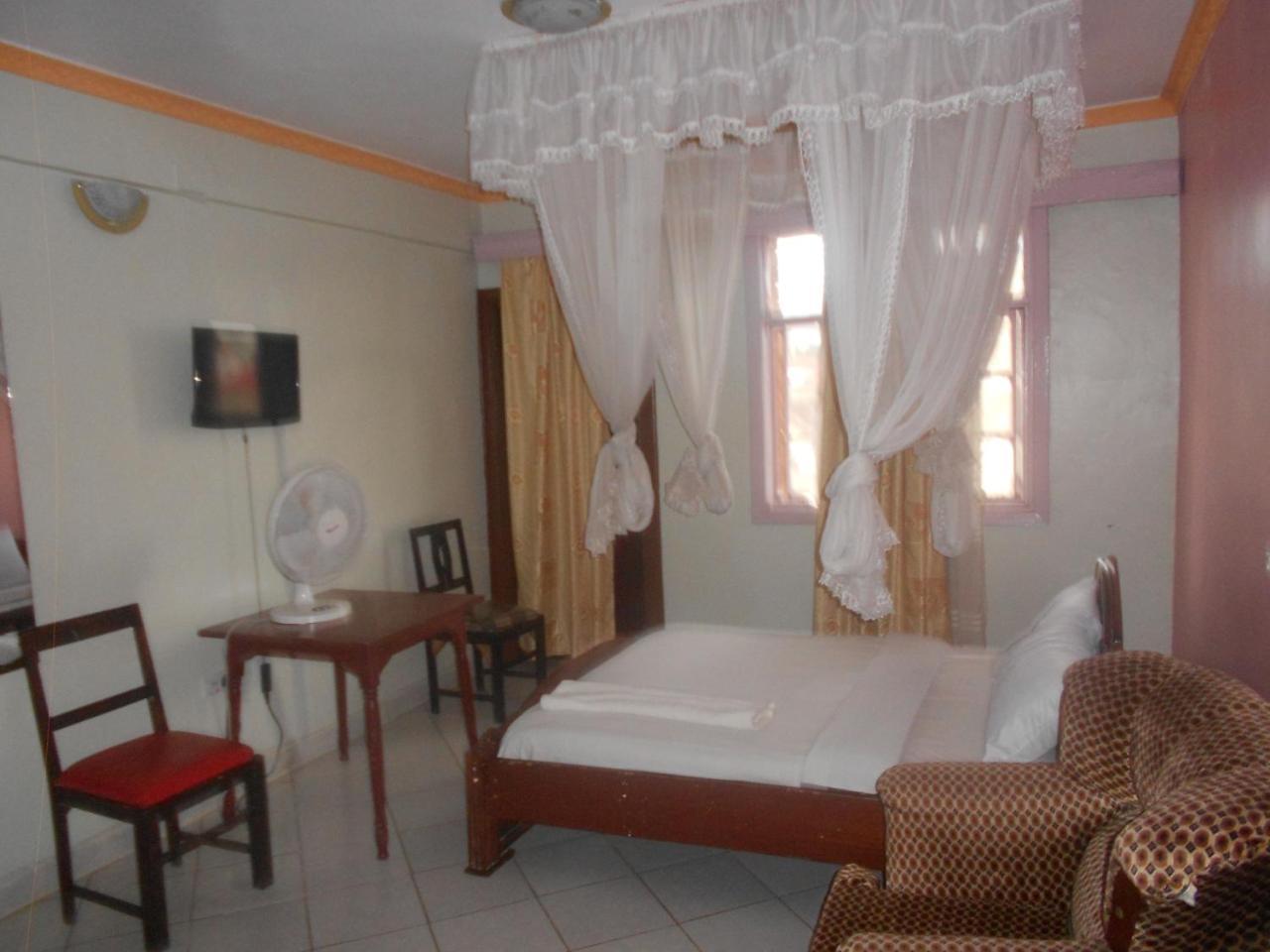 Riversand Hotel Kisumu Exteriör bild