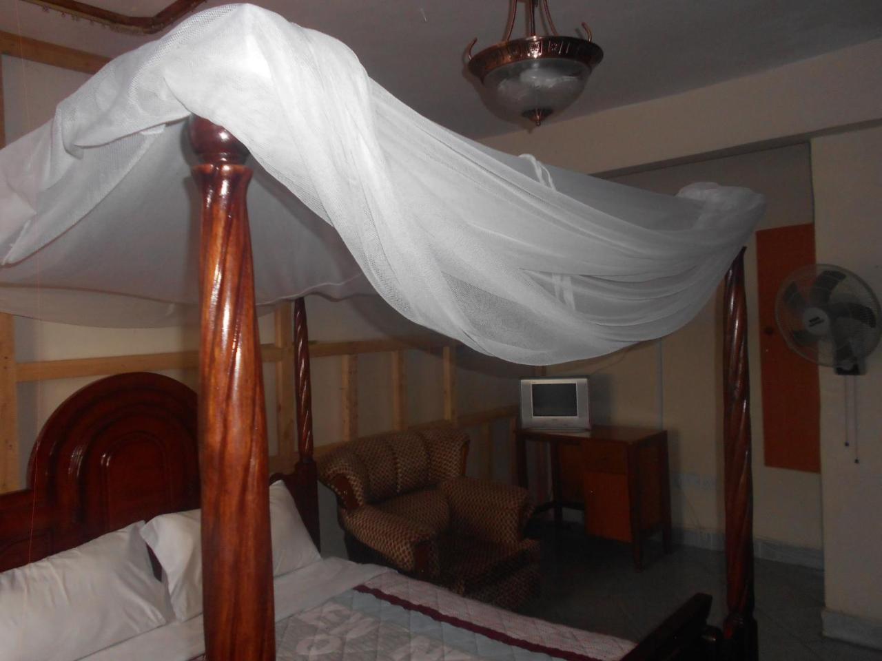 Riversand Hotel Kisumu Exteriör bild