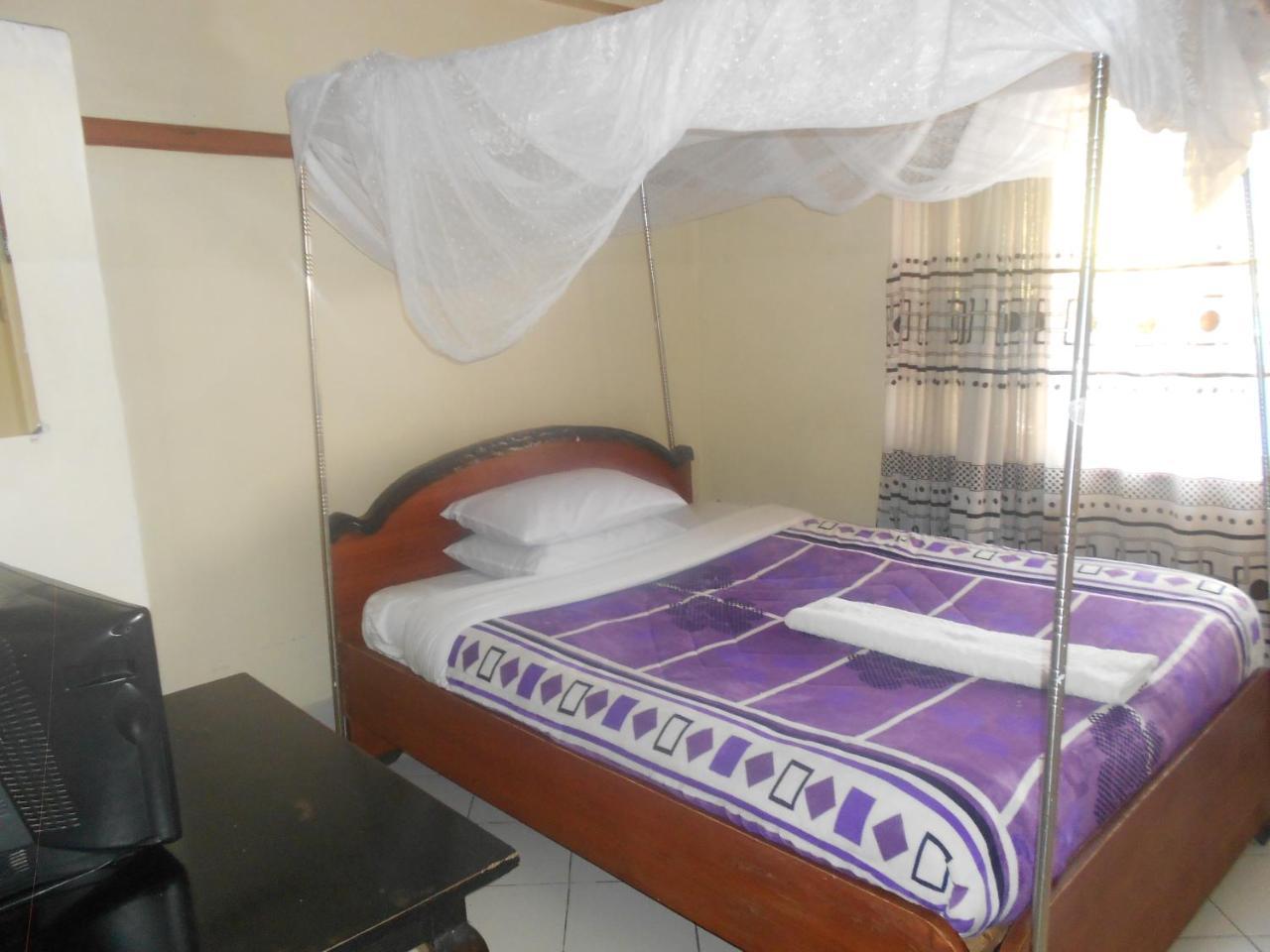 Riversand Hotel Kisumu Exteriör bild