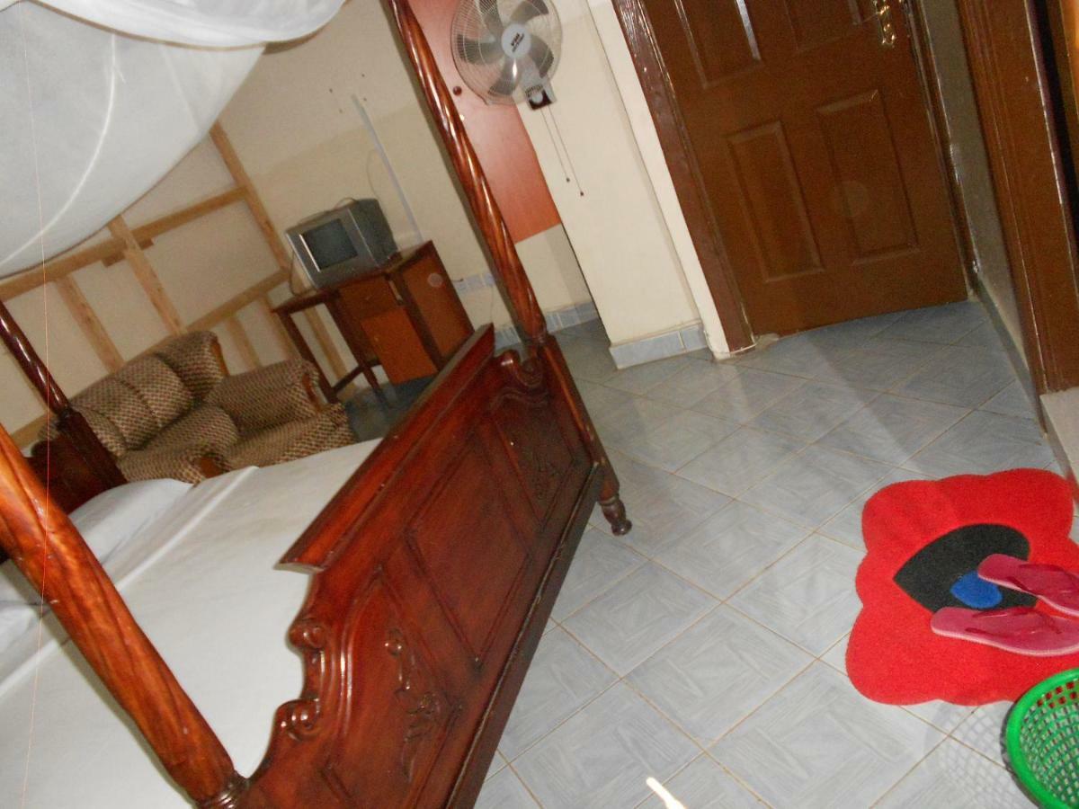 Riversand Hotel Kisumu Exteriör bild