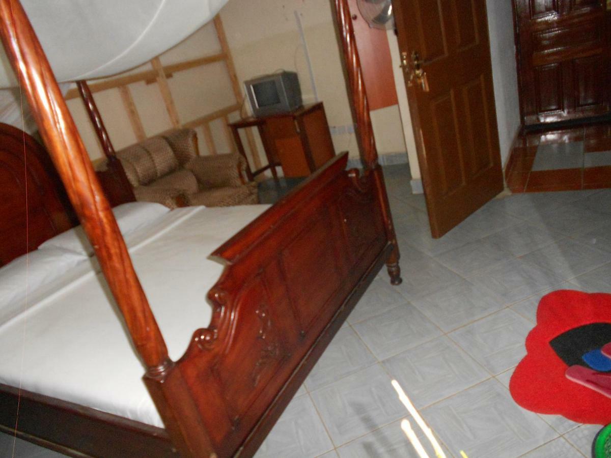 Riversand Hotel Kisumu Exteriör bild