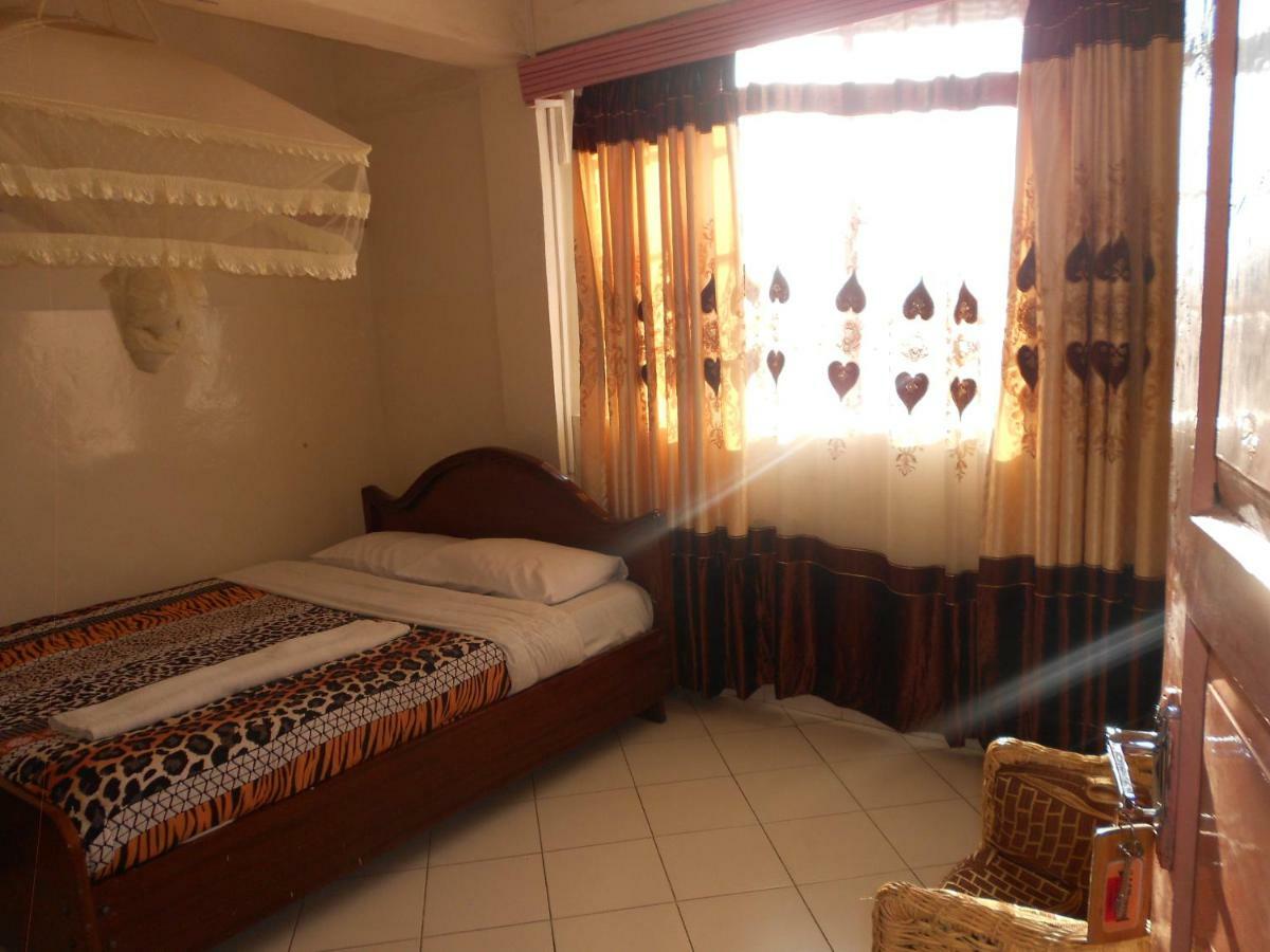 Riversand Hotel Kisumu Exteriör bild