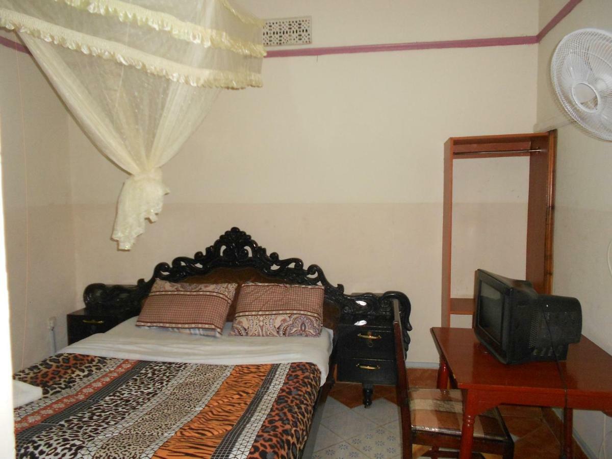 Riversand Hotel Kisumu Exteriör bild