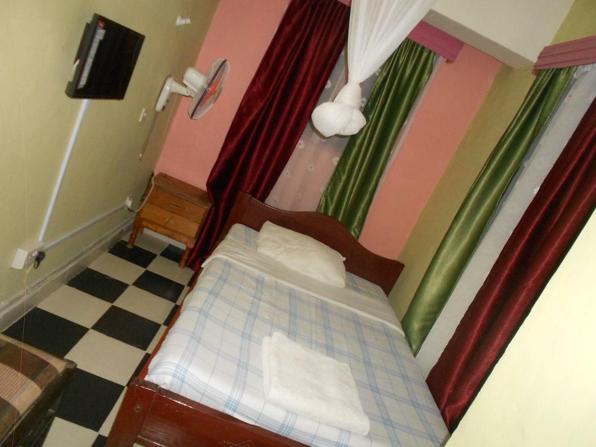 Riversand Hotel Kisumu Exteriör bild