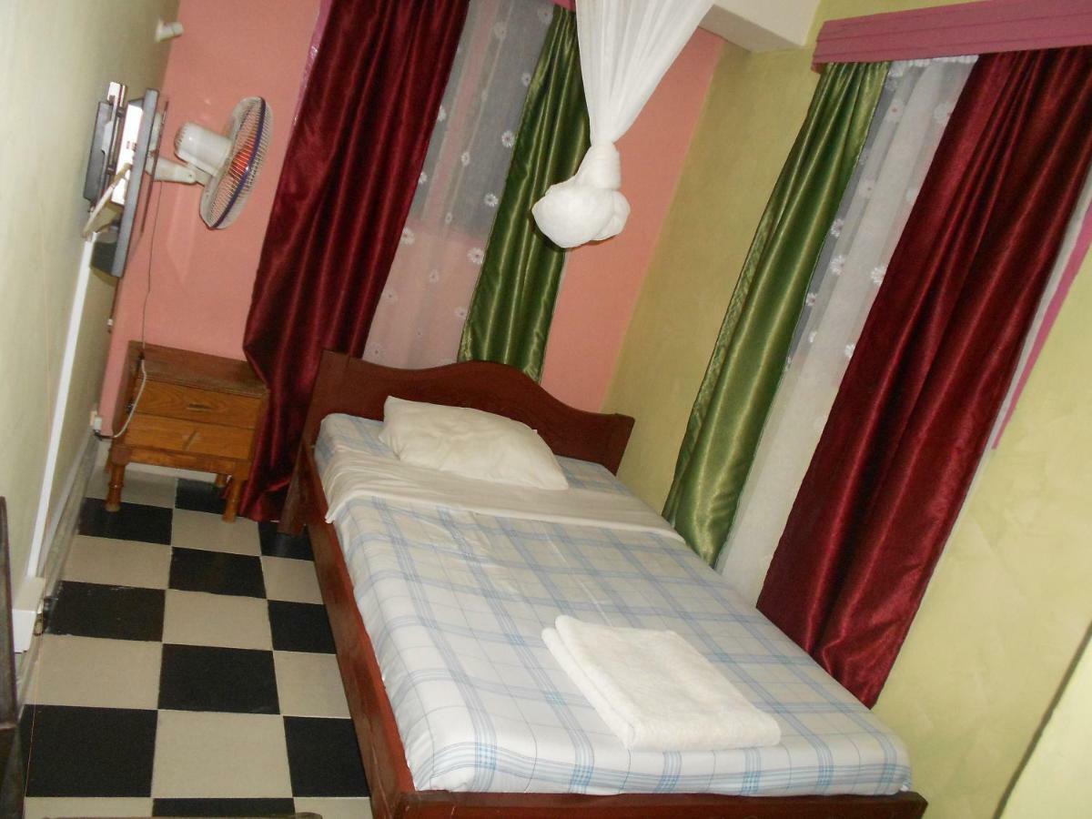 Riversand Hotel Kisumu Exteriör bild
