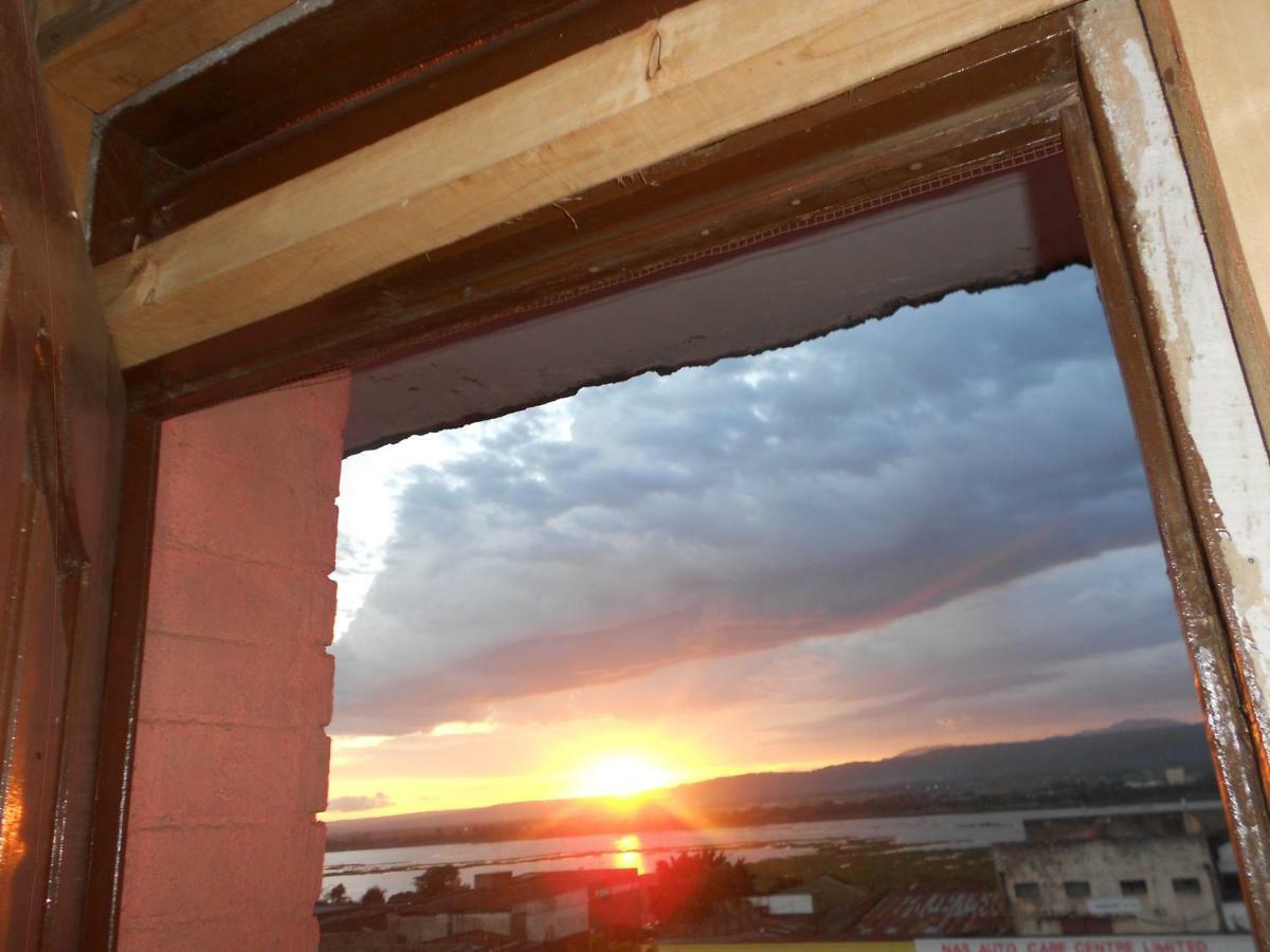 Riversand Hotel Kisumu Exteriör bild