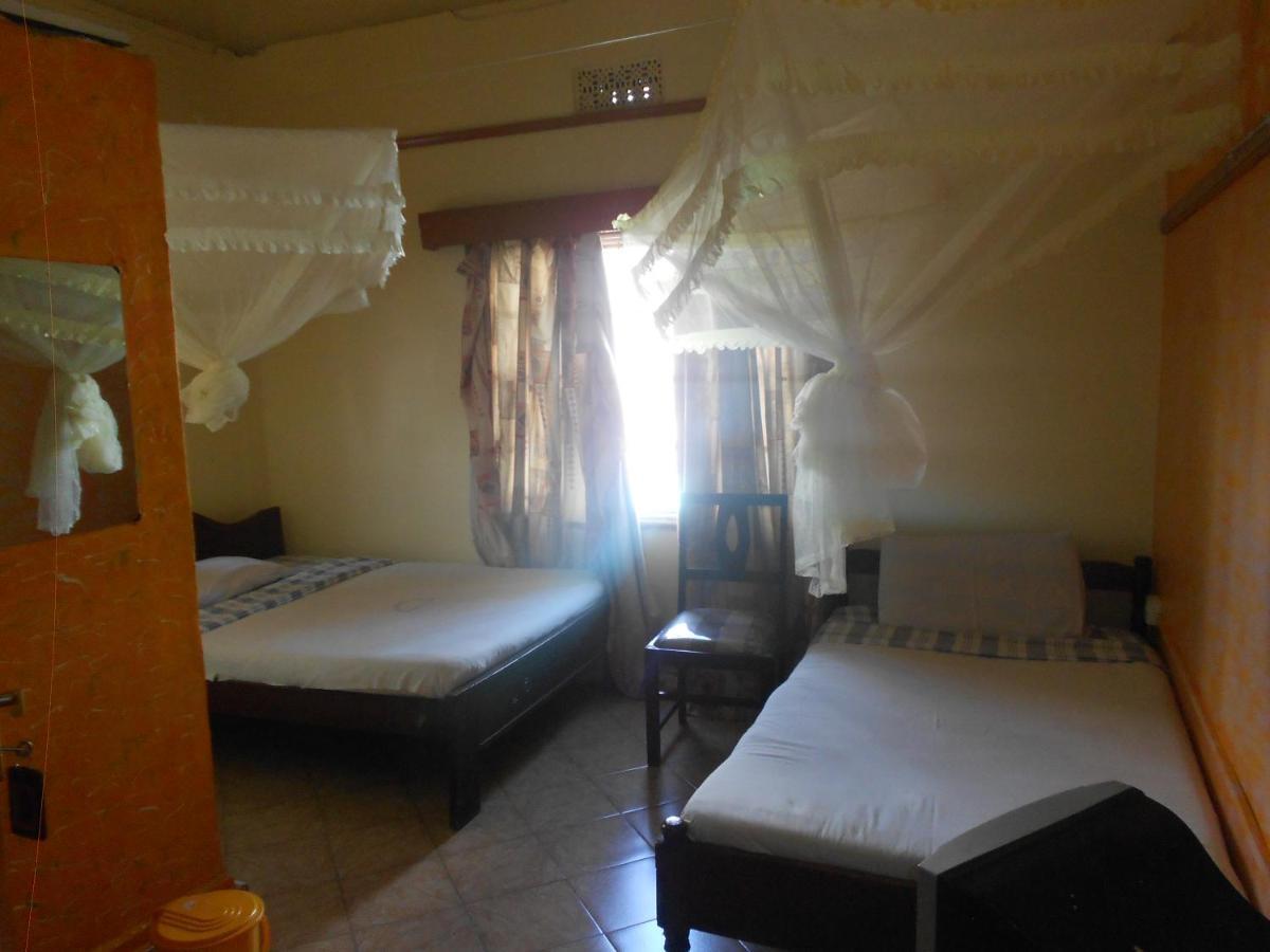 Riversand Hotel Kisumu Exteriör bild
