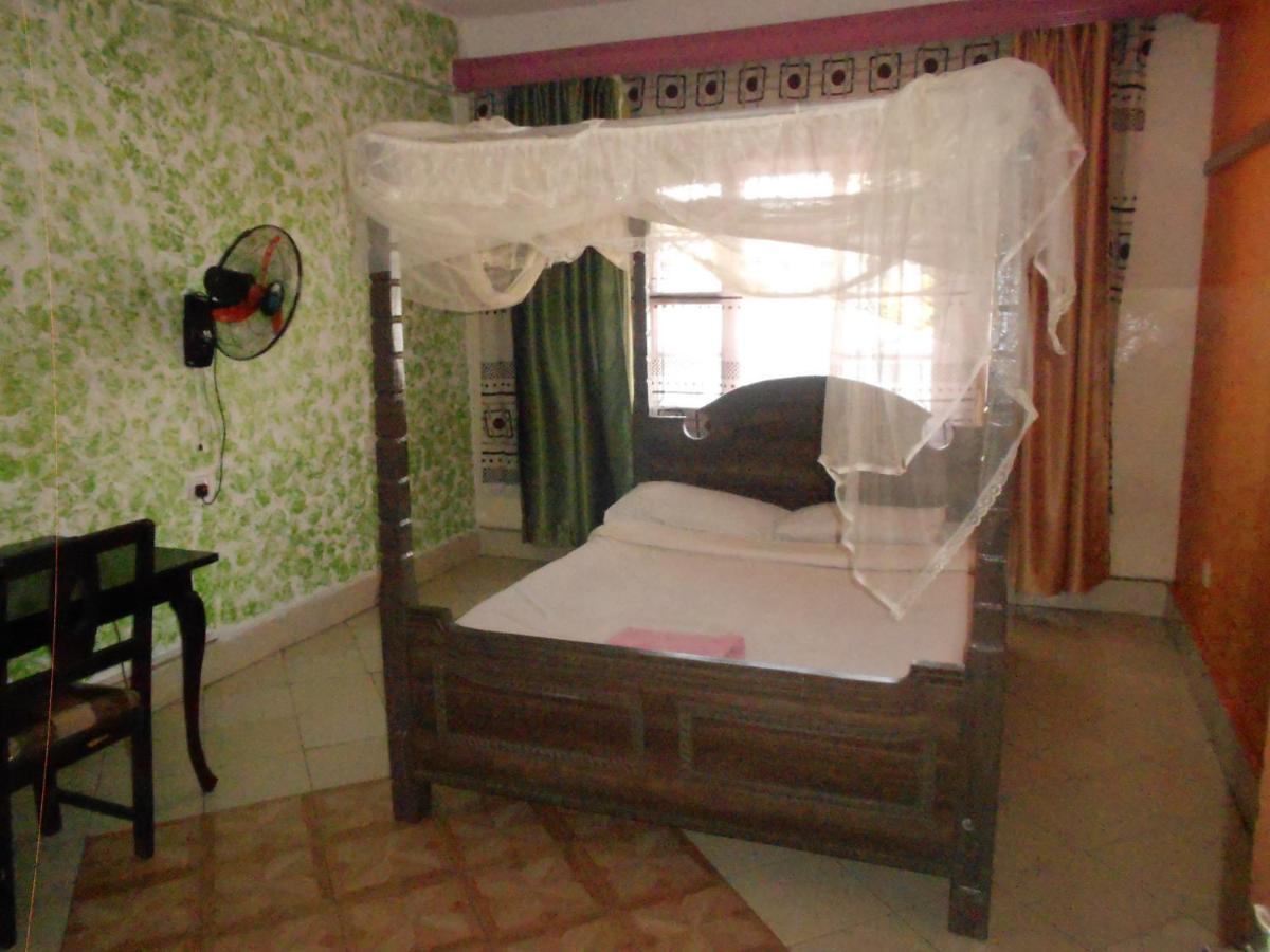 Riversand Hotel Kisumu Exteriör bild