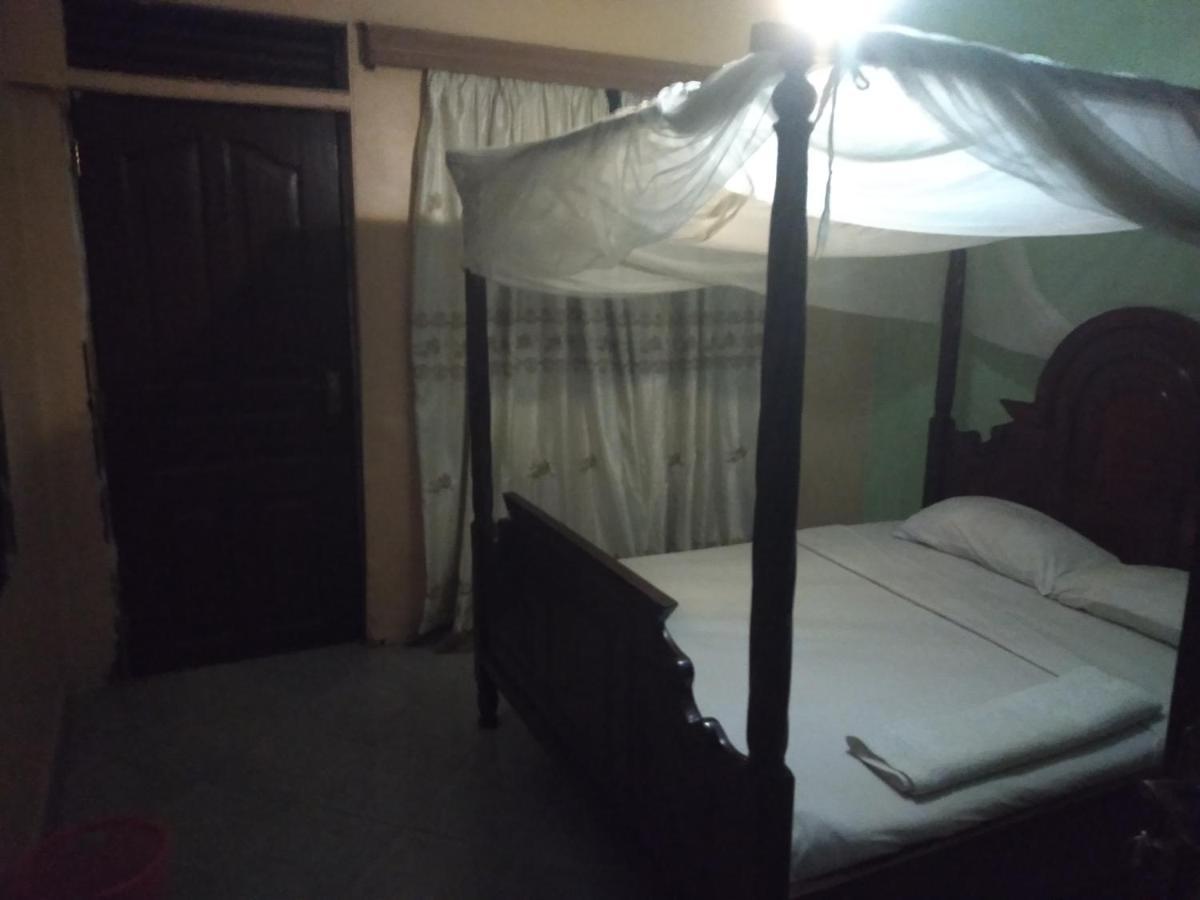 Riversand Hotel Kisumu Exteriör bild